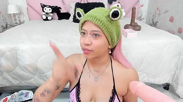 Snapshot of SafiroAgataaa chatting on March 1, 2026, 4:03 am SafiroAgataaa online show from March 1, 2026, 4:03 am