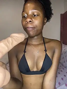 Snapshot of Crazyqueenxxx chatting on October 27, 2025, 9:30 pm Crazyqueenxxx online show from October 27, 2025, 9:30 pm