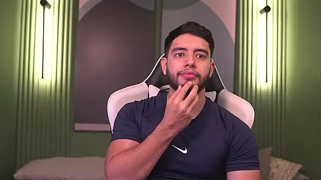 Snapshot of Nick_Vans chatting on September 28, 2025, 6:13 pm Nick Vans online show from September 28, 2025, 6:13 pm