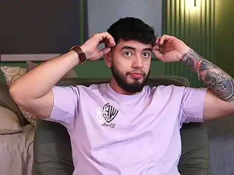 Snapshot of Nick_Vans chatting on October 3, 2025, 1:19 pm Nick Vans online show from October 3, 2025, 1:19 pm