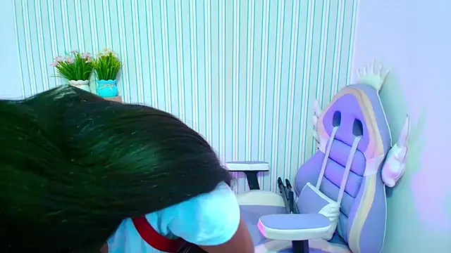 kataleya  18 online show from April 9, 2026, 8:03 pm