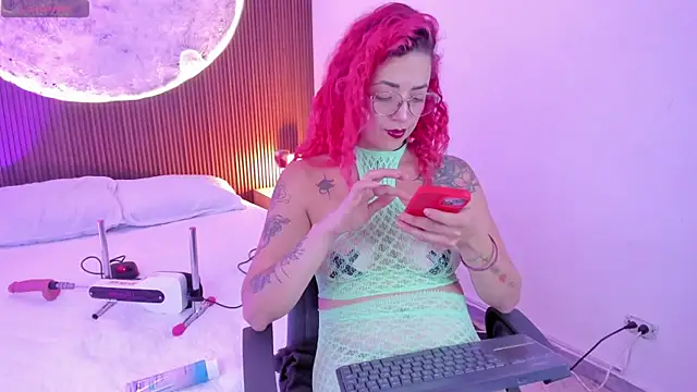 RoxanneStorm  online show from July 5, 2026, 4:52 am