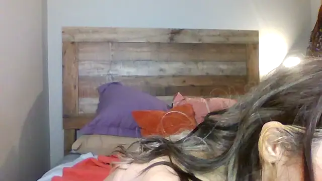 thickasstley online show from June 17, 2026, 12:13 am