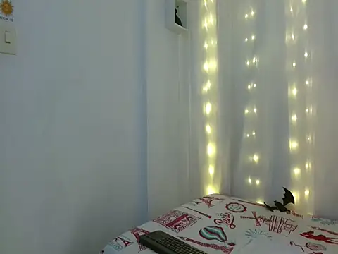 Snapshot of NoraParkeer chatting on October 28, 2025, 7:16 pm NoraParkeer online show from October 28, 2025, 7:16 pm