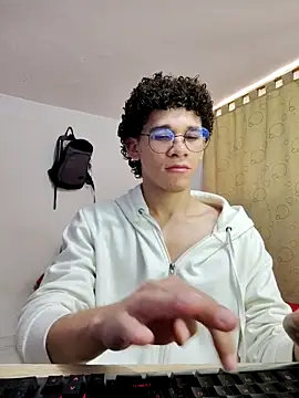 Tom Blues online show from September 23, 2025, 12:08 pm