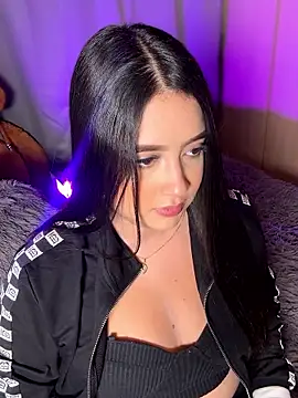 Snapshot of Emiily_Moore1 chatting on January 16, 2026, 12:03 am Emiily Moore1 online show from January 16, 2026, 12:03 am