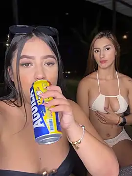 Snapshot of Emiily_Moore1 chatting on February 4, 2026, 11:42 pm Emiily Moore1 online show from February 4, 2026, 11:42 pm