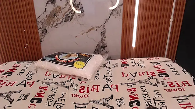 tiffany lee6 online show from December 3, 2025, 12:25 pm