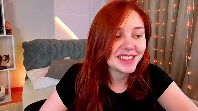 PollyVinice online show from November 26, 2025, 12:06 pm