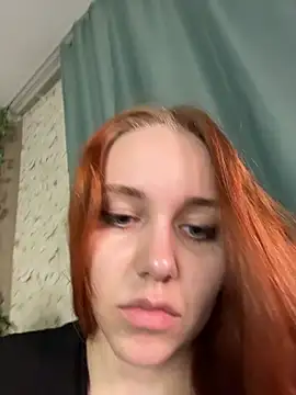 Snapshot of PollyVinice chatting on July 19, 2026, 4:44 pm PollyVinice online show from July 19, 2026, 4:44 pm