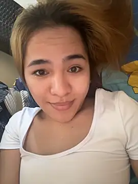 Snapshot of CelestineRosell chatting on October 17, 2025, 4:48 am CelestineRosell online show from October 17, 2025, 4:48 am