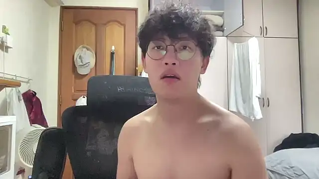 Passionatetwink2 online show from February 26, 2026, 9:30 am