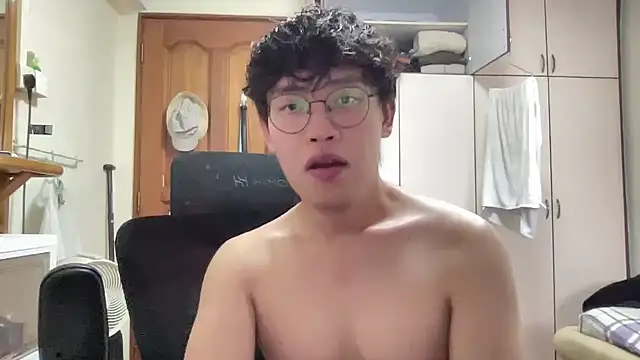 Passionatetwink2 online show from February 28, 2026, 7:53 am