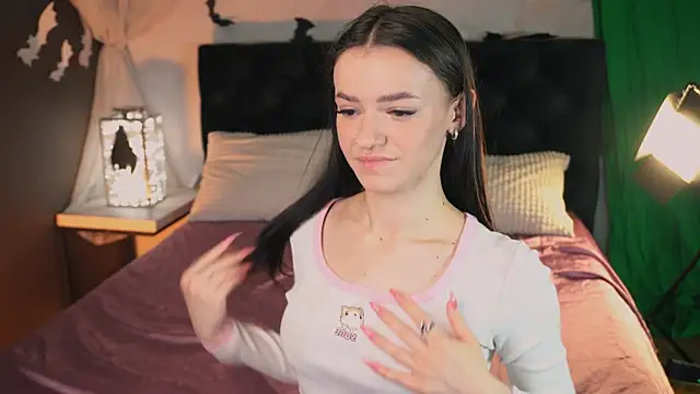 E l i z e  online show from November 1, 2025, 5:31 am