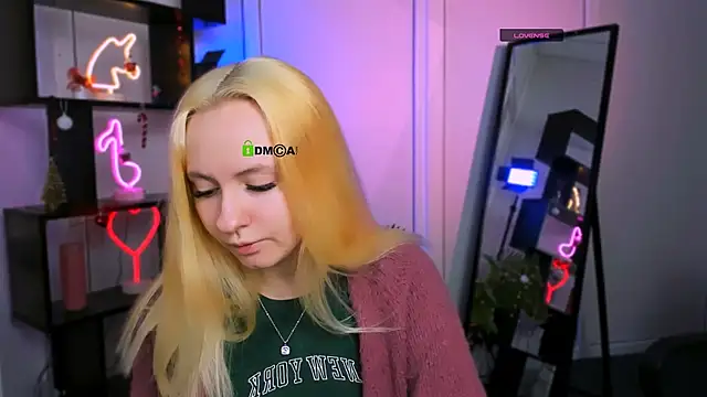 mila glow1 online show from January 6, 2026, 7:39 pm