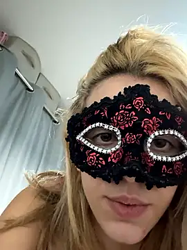 Snapshot of DouceAngela69 chatting on January 15, 2026, 6:44 pm DouceAngela69 online show from January 15, 2026, 6:44 pm