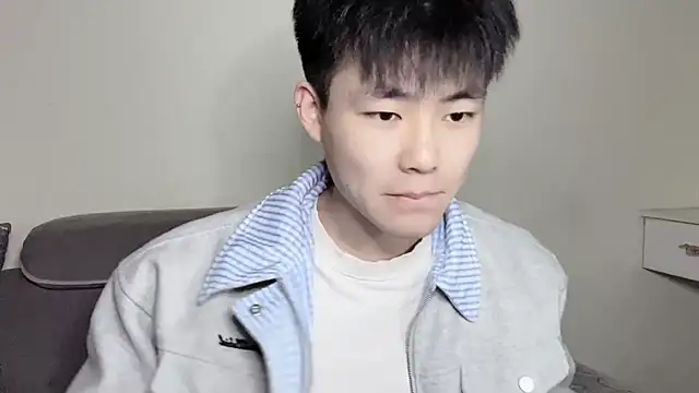 xiaoyang5200 online show from November 12, 2025, 1:55 pm