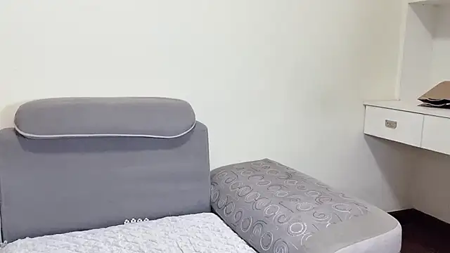 xiaoyang5200 online show from December 18, 2025, 4:02 pm