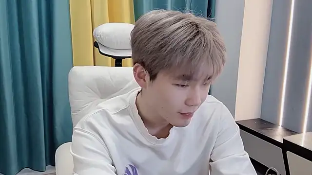 Snapshot of xiaoyang5200 chatting on February 8, 2026, 5:49 pm xiaoyang5200 online show from February 8, 2026, 5:49 pm