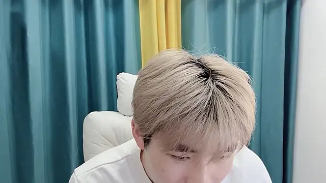 Snapshot of xiaoyang5200 chatting on February 25, 2026, 1:43 pm xiaoyang5200 online show from February 25, 2026, 1:43 pm