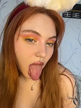 LunaMillie online show from April 3, 2026, 11:52 am