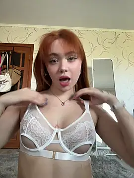 LunaMillie online show from May 11, 2026, 10:21 am