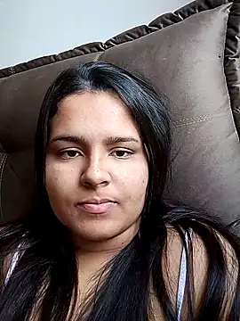 lauramartins7 online show from October 17, 2025, 3:14 pm