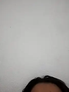 lauramartins7 online show from December 19, 2025, 5:47 am