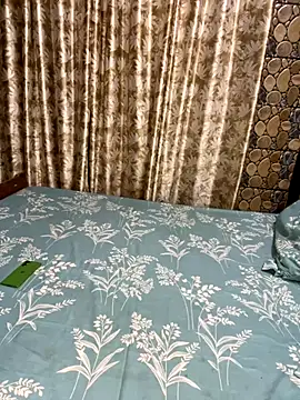 SIZZLER 1100 online show from September 20, 2025, 8:43 pm