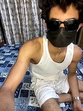 SIZZLER 1100 online show from September 23, 2025, 10:13 pm