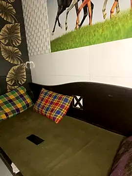 SIZZLER 1100 online show from September 25, 2025, 9:40 pm