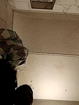 Snapshot of Dropdingo chatting on October 17, 2025, 11:57 am Dropdingo online show from October 17, 2025, 11:57 am