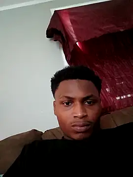 Snapshot of Dropdingo chatting on October 20, 2025, 10:32 pm Dropdingo online show from October 20, 2025, 10:32 pm