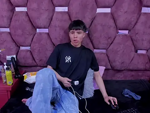 Bruno Cruzz online show from November 14, 2025, 2:54 am