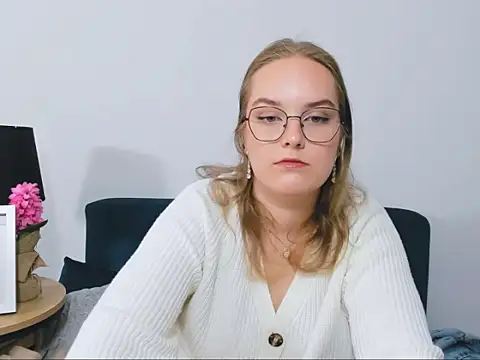 AliceCrazy69 online show from September 16, 2025, 3:35 pm