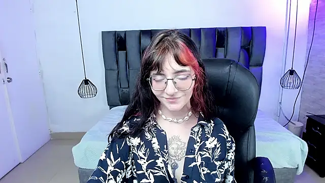 AfroditaLeclair online show from November 10, 2025, 5:23 pm