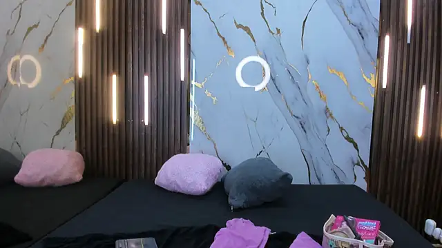 VictoriaDuart online show from October 25, 2025, 8:36 pm