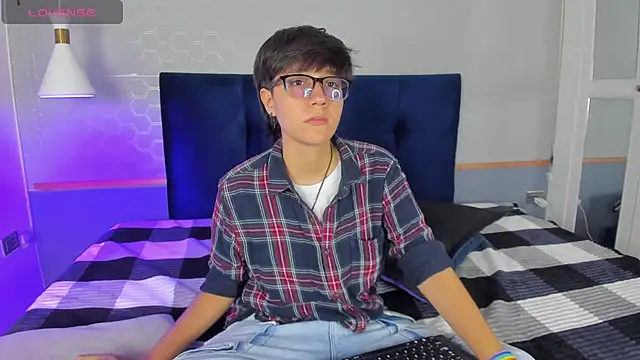 Tsuki Maru online show from September 19, 2025, 7:47 pm