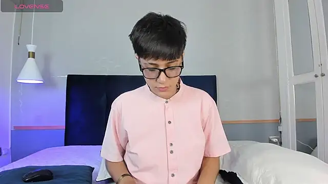 Tsuki Maru online show from November 10, 2025, 9:36 pm