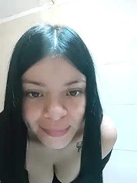 LunaJacobs online show from November 5, 2025, 3:45 pm