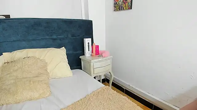 Snapshot of Vicluxxx chatting on April 1, 2026, 1:23 pm Vicluxxx online show from April 1, 2026, 1:23 pm