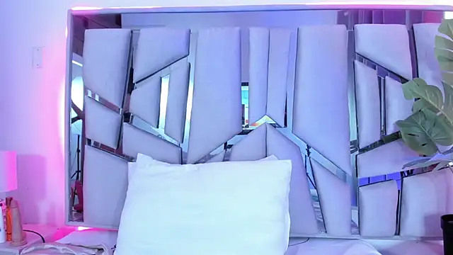 Snapshot of _valeria_saenz_ chatting on September 27, 2025, 7:08 pm valeria saenz online show from September 27, 2025, 7:08 pm