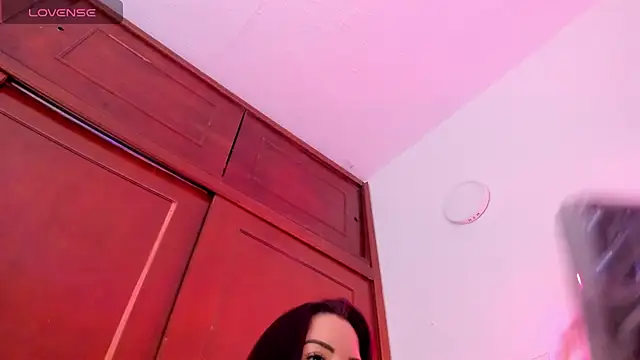 Snapshot of _valeria_saenz_ chatting on November 10, 2025, 2:21 am valeria saenz online show from November 10, 2025, 2:21 am