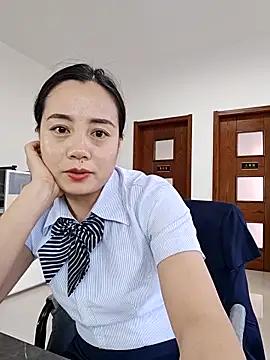 bingxin- online show from November 21, 2025, 5:50 am