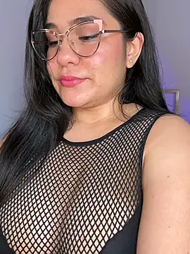 nicole steele online show from July 8, 2026, 1:54 am