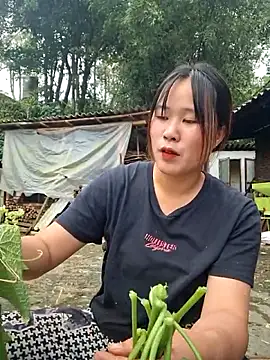 ALIENHR38 online show from October 27, 2025, 2:48 am