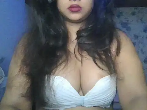 priyaverma00 online show from September 30, 2025, 5:29 pm