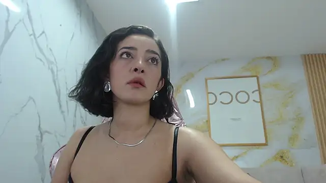 sara lopez s online show from September 30, 2025, 1:38 pm