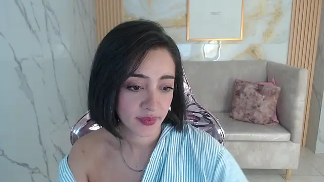 sara lopez s online show from October 17, 2025, 1:46 pm