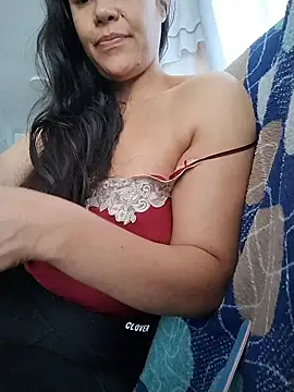 KittyHoleshot87 online show from April 10, 2026, 3:06 pm